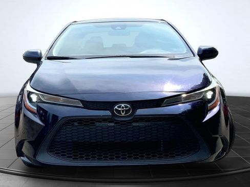 Used 2022 Toyota Corolla LE FWD image 3