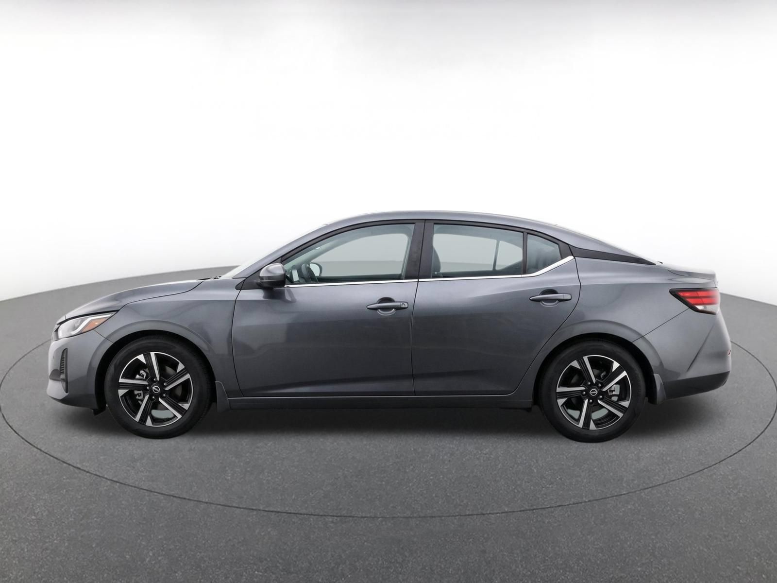Used 2025 Nissan Sentra SV FWD image 4