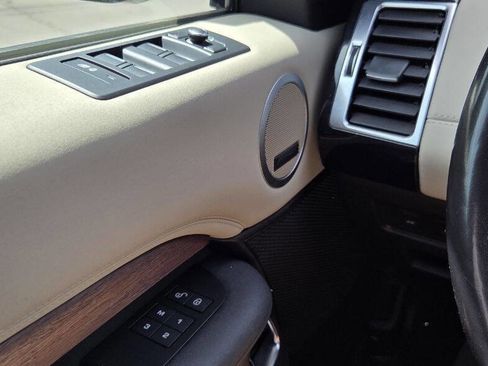 Used 2018 Land Rover Discovery HSE image 21