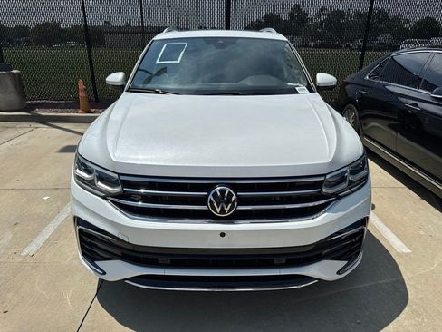 Used 2024 Volkswagen Tiguan SEL R-Line AWD/4WD image 3