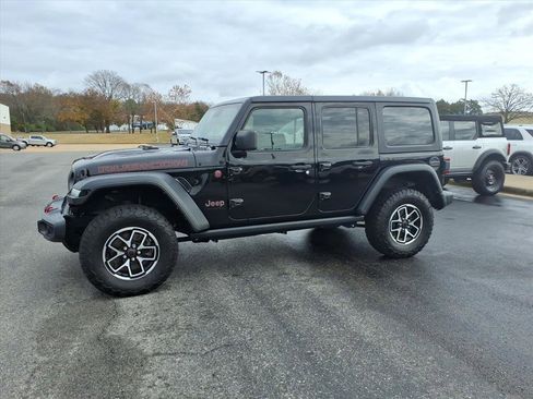 Used 2024 Jeep Wrangler Unlimited Rubicon image 3