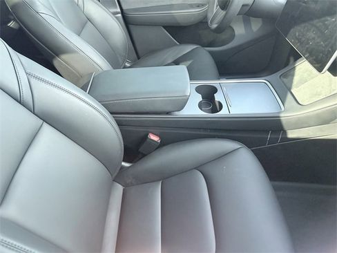 Used 2023 Tesla Model Y Long Range image 5