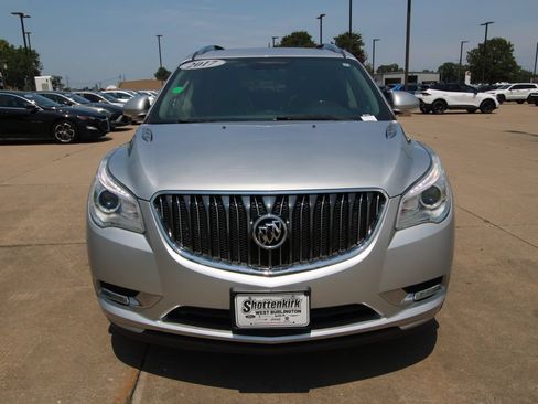 Used 2017 Buick Enclave Leather AWD/4WD image 2