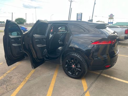 Used 2017 Jaguar F-PACE Premium AWD/4WD image 10