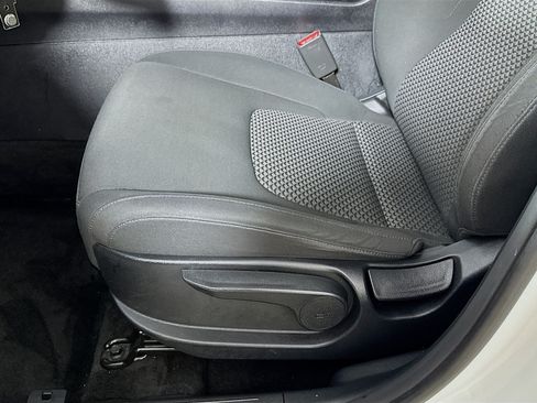 Used 2023 Kia Sportage LX AWD/4WD image 21