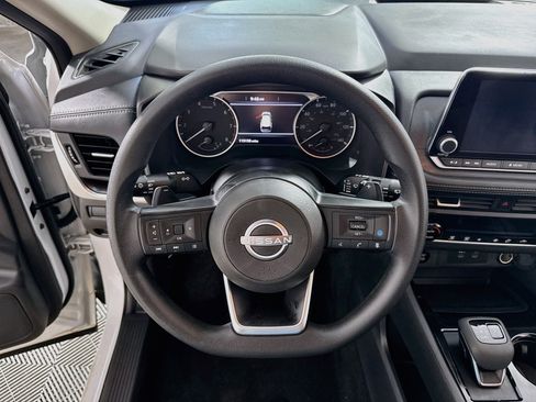 Used 2024 Nissan Rogue SV AWD/4WD image 14