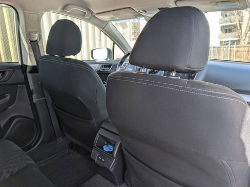 Used 2019 Subaru Outback 2.5i Premium image 18