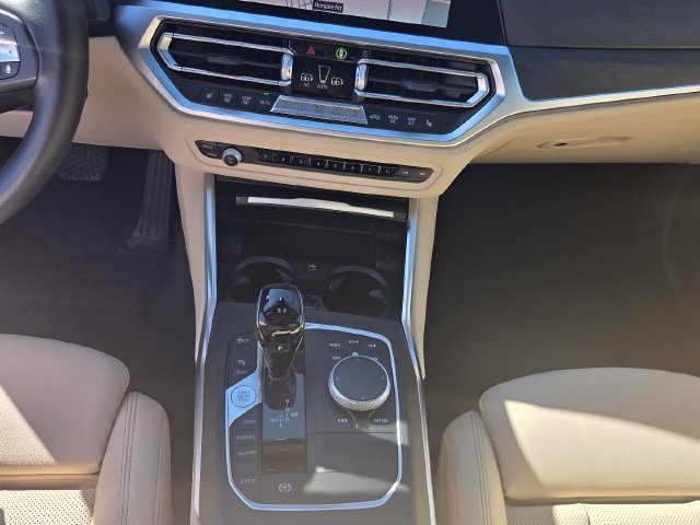 Certified 2022 BMW 330i xDrive Sedan w/ Premium Package AWD/4WD image 21