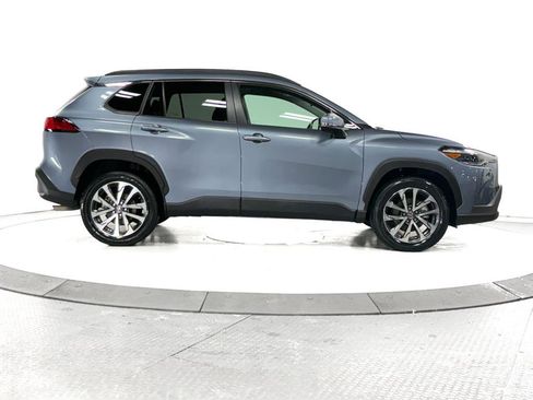 Certified 2024 Toyota Corolla Cross XLE image 11