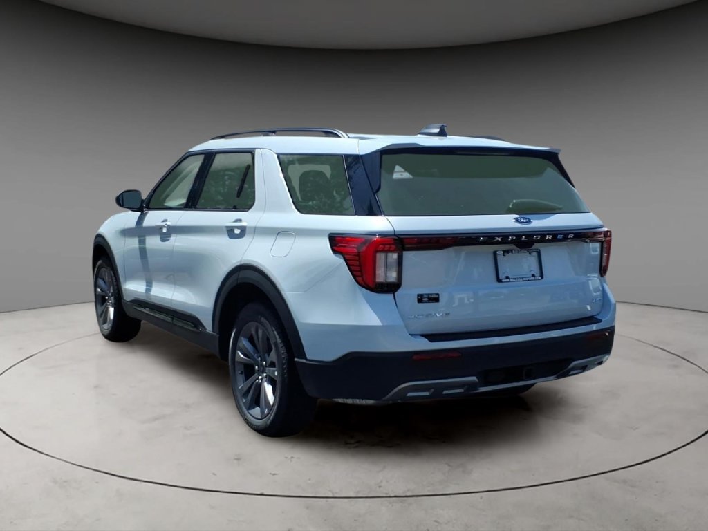 New 2026 Ford Explorer Active w/ Active Comfort Package AWD/4WD image 3