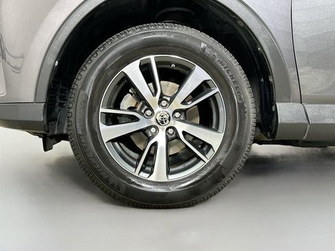 Used 2018 Toyota RAV4 XLE FWD image 37