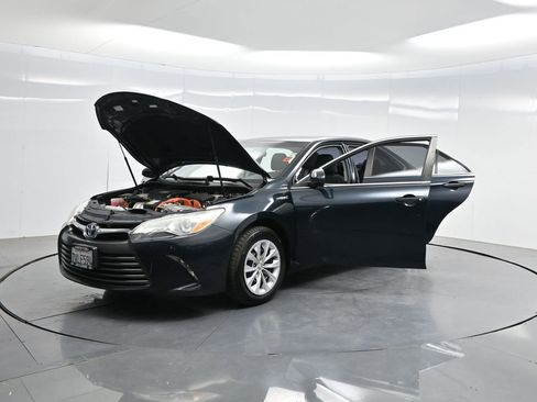 Used 2017 Toyota Camry Hybrid FWD image 32