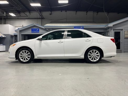 Used 2012 Toyota Camry XLE FWD image 4