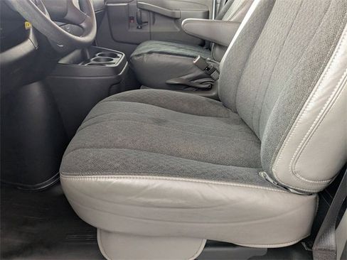 Used 2024 GMC Savana 2500 w/ Driver Convenience Package image 13