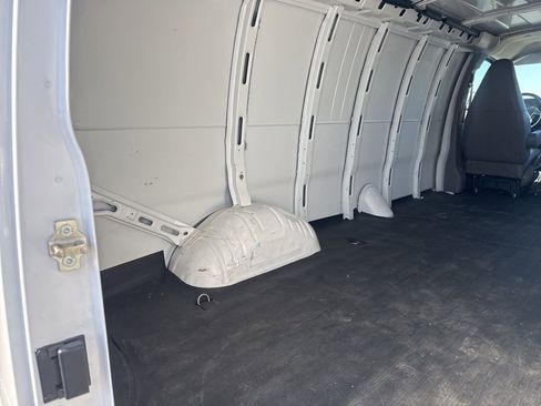 Used 2023 GMC Savana 2500 Extended w/ Driver Convenience Package RWD image 6