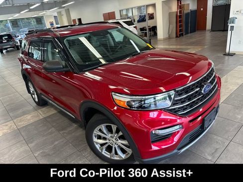 Used 2020 Ford Explorer XLT w/ Equipment Group 202A AWD/4WD image 8