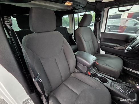 Used 2016 Jeep Wrangler Unlimited Sport w/ Connectivity Group AWD/4WD image 2
