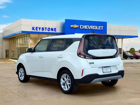 Used 2025 Kia Soul LX FWD image 5