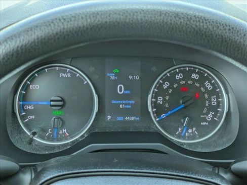 Used 2022 Toyota RAV4 LE AWD/4WD image 11