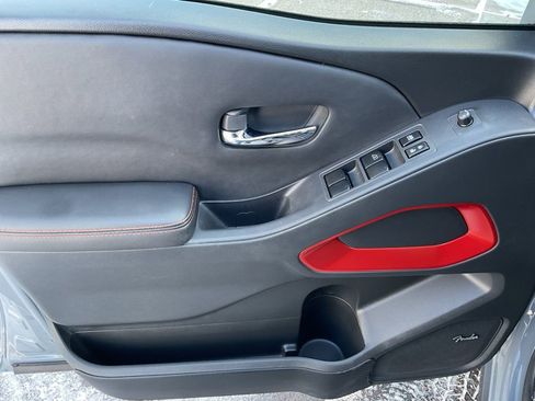 Used 2023 Nissan Frontier PRO-4X w/ Pro-4X Premium Package image 11