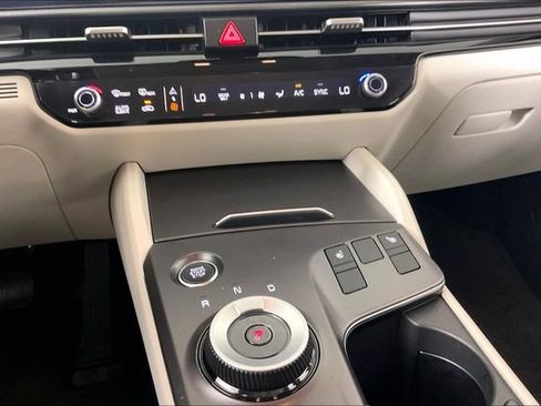 Certified 2026 Kia Sportage EX AWD/4WD image 8
