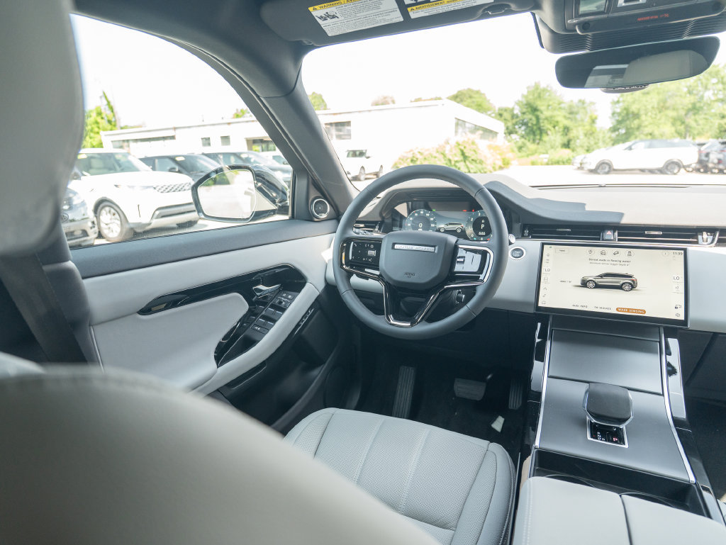 New 2026 Land Rover Range Rover Evoque S AWD/4WD image 18