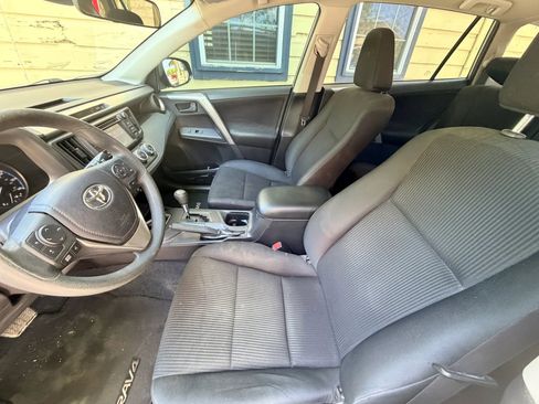Used 2017 Toyota RAV4 LE image 17