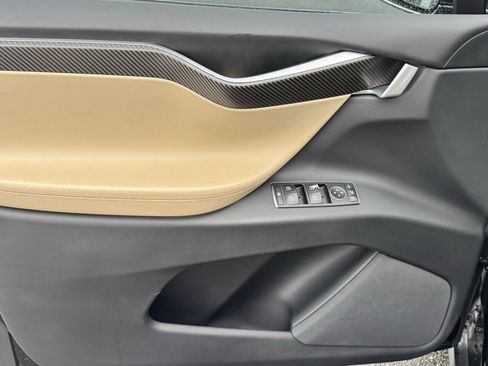 Used 2017 Tesla Model X 75D image 26
