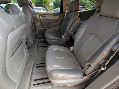 Used 2015 Chevrolet Traverse LT FWD image 13