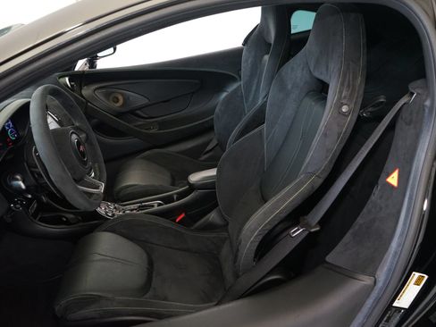 Used 2017 McLaren 570S RWD image 13