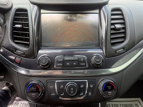 Used 2016 Chevrolet Impala LT FWD image 16