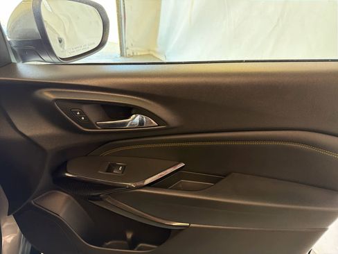 Used 2024 Chevrolet Trax LT image 27