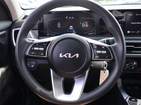 Used 2024 Kia Seltos LX AWD/4WD image 34