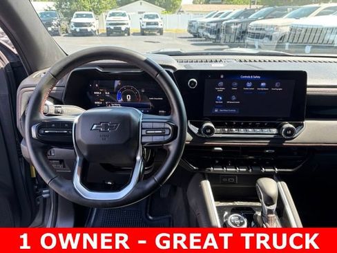 Used 2024 Chevrolet Colorado Z71 w/ Z71 Convenience Package 2 AWD/4WD image 17