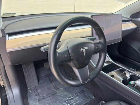 Used 2018 Tesla Model 3 Long Range RWD image 13