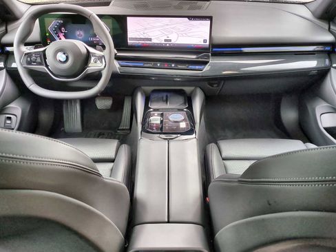 Certified 2025 BMW 530i xDrive w/ Premium Package image 16