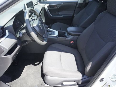 Used 2025 Toyota RAV4 LE AWD/4WD image 19