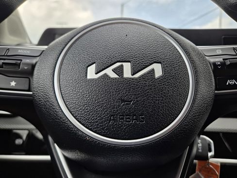 Used 2025 Kia Sportage LX FWD image 24
