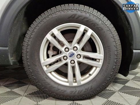 Used 2023 Ford Explorer XLT w/ Equipment Group 202A AWD/4WD image 11
