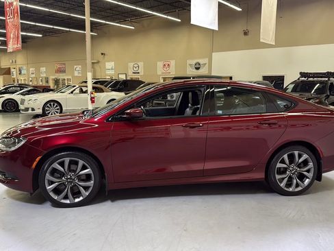 Used 2015 Chrysler 200 S w/ Comfort Group FWD image 5