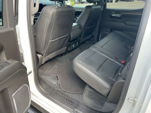 Used 2024 GMC Sierra 1500 SLT image 11