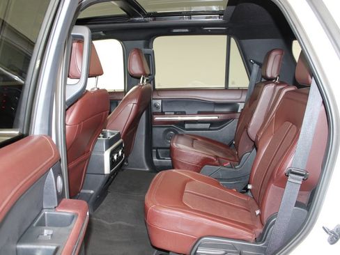 Used 2024 Ford Expedition Limited image 26