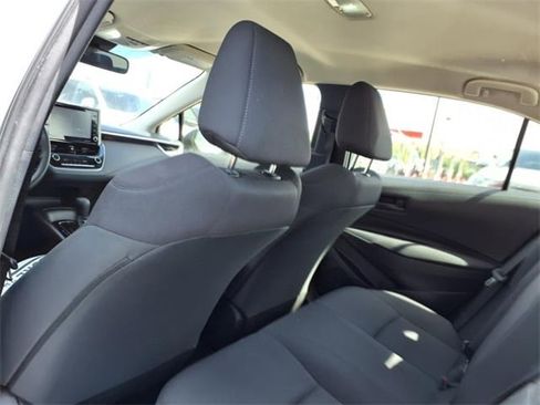 Used 2022 Toyota Corolla LE image 17