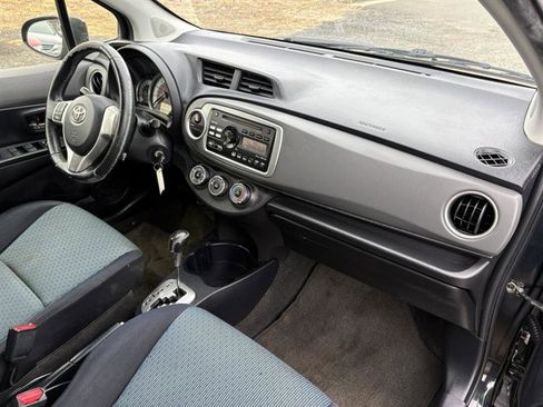 Used 2012 Toyota Yaris SE image 22