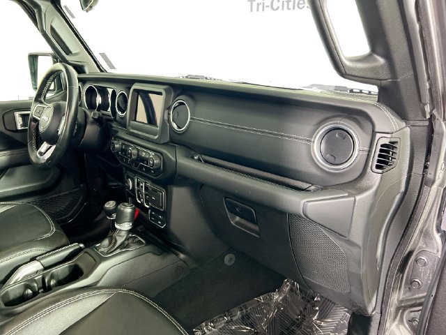 Used 2021 Jeep Wrangler Unlimited Sahara AWD/4WD image 32