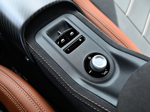 Used 2023 Maserati MC20 Coupe RWD image 31