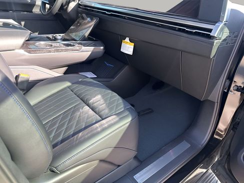 New 2026 Cadillac Escalade IQL Luxury image 16