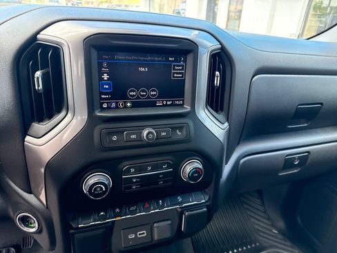 Used 2022 Chevrolet Silverado 1500 Custom Trail Boss w/ LPO, Dark Essentials Package AWD/4WD image 26