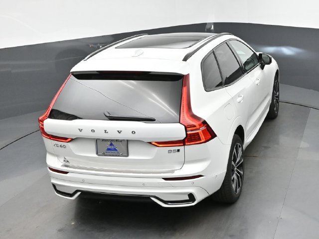 Used 2024 Volvo XC60 B5 Plus w/ Protection Package Premier AWD/4WD image 21