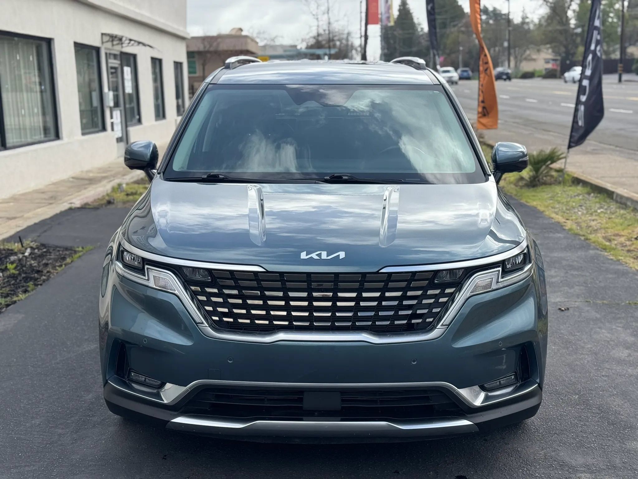 Used 2022 Kia Carnival SX FWD image 9